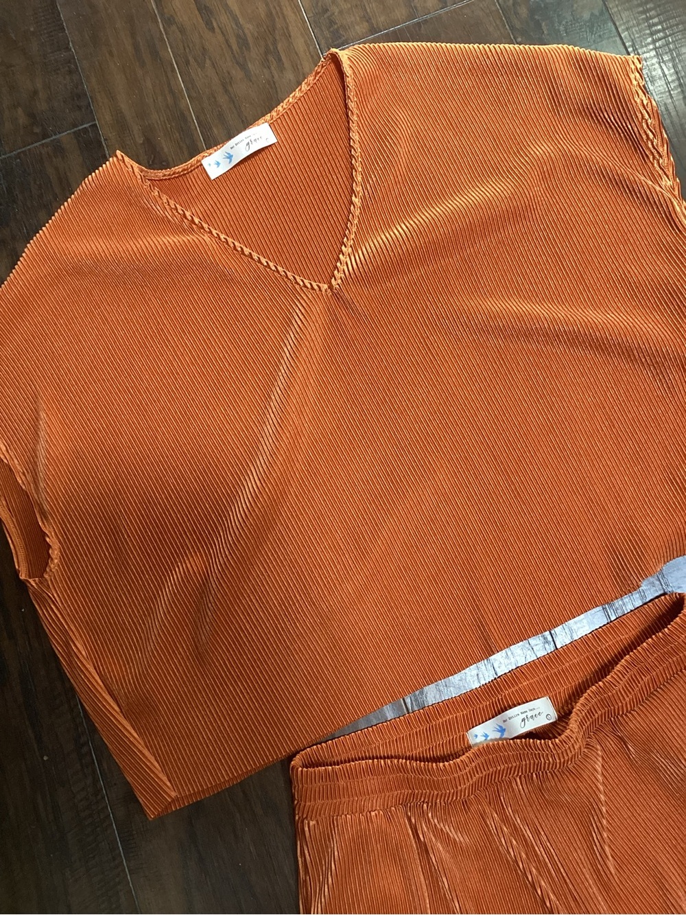 Two-Piece Ribbed Silky Polyester Set in Rust Copper L - Picture 6 of 7